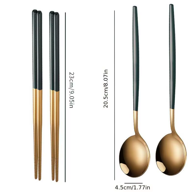 Ensemble de couverts ménagers en or noir