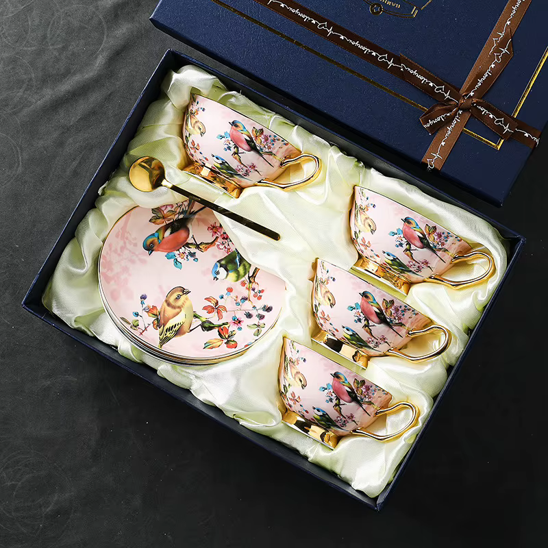 Ensemble de tasses à café européennes
