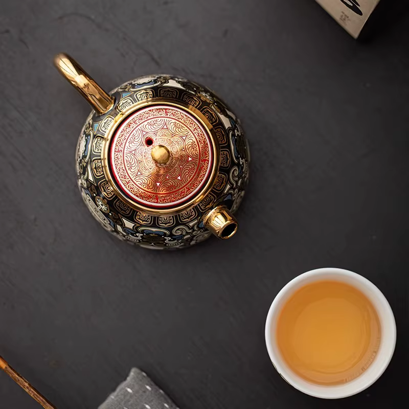 Un théière en céramique chinoise haut de gamme et rétro