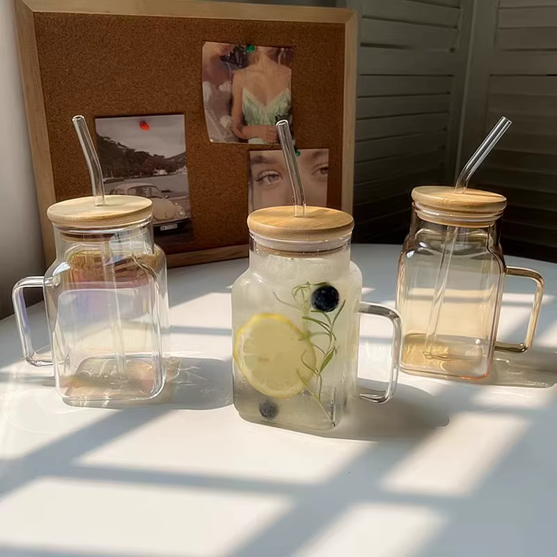 Tasse en verre portable avec couvercle en bambou pour fille