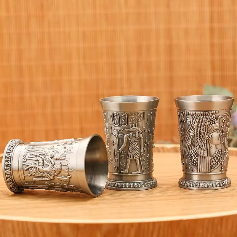 Verre à vin égyptien Vintage en métal