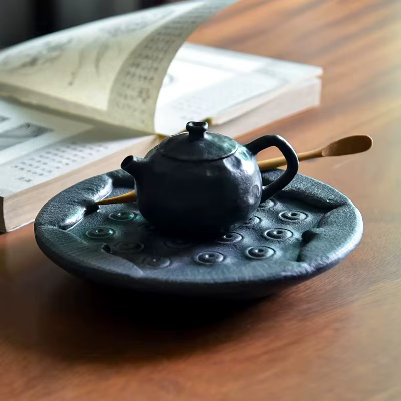 Plateau à thé Zen Lotus Pod – Basalt noir sculpté à la main