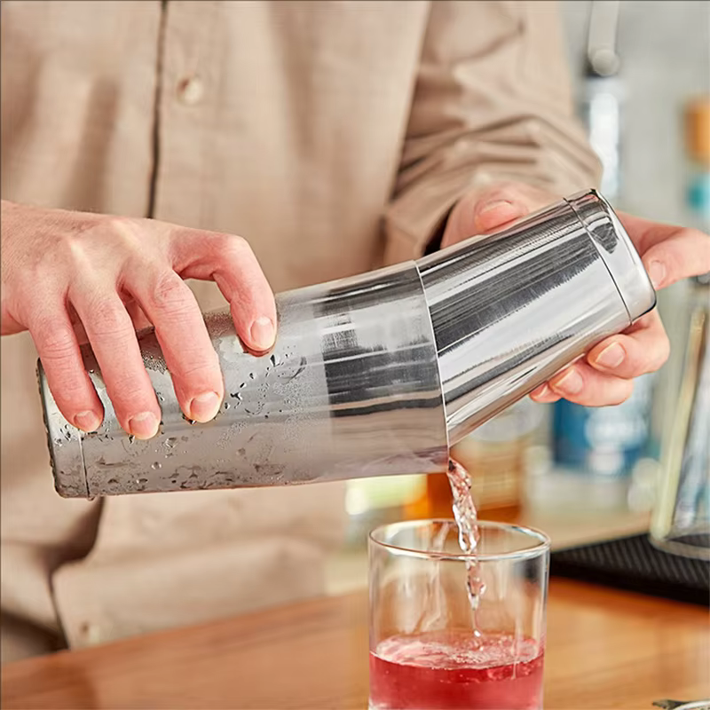 Shaker à cocktails avec mélangeur en acier inoxydable 750/550 ml