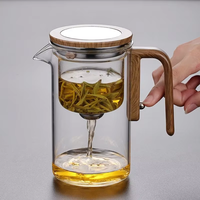 Théière en verre filtrant en un clic