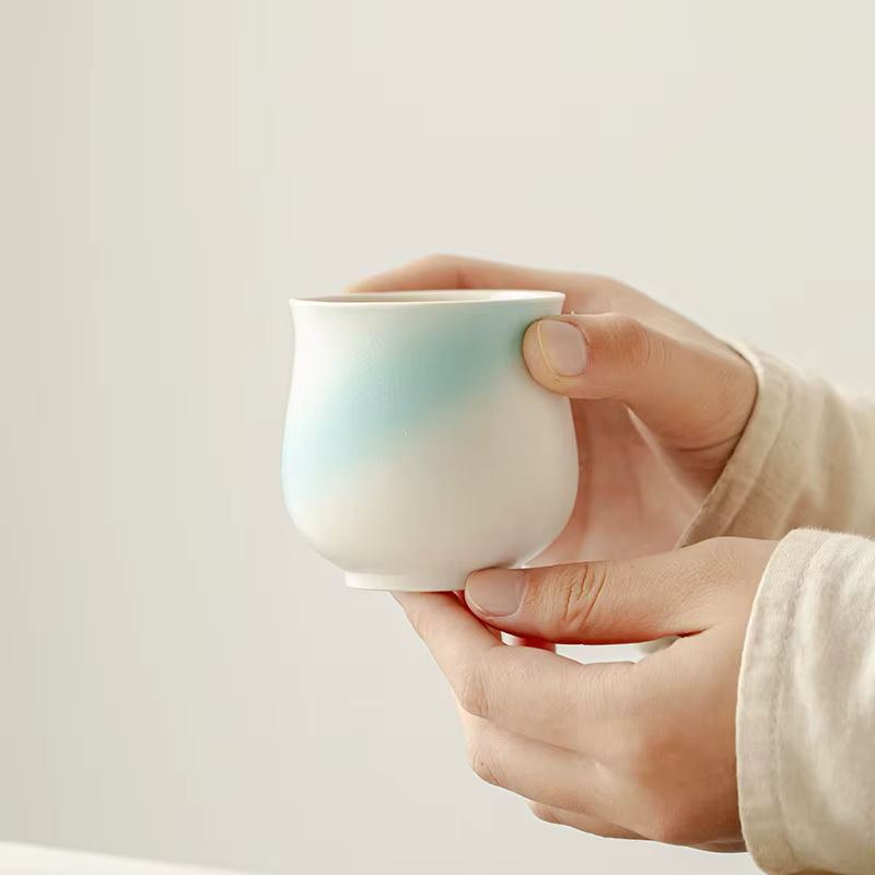 Tasse d'arôme de café goutte à goutte manuelle
