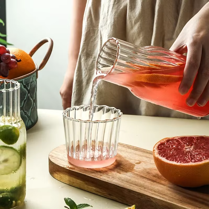 Carafe en verre avec ensemble de verres
