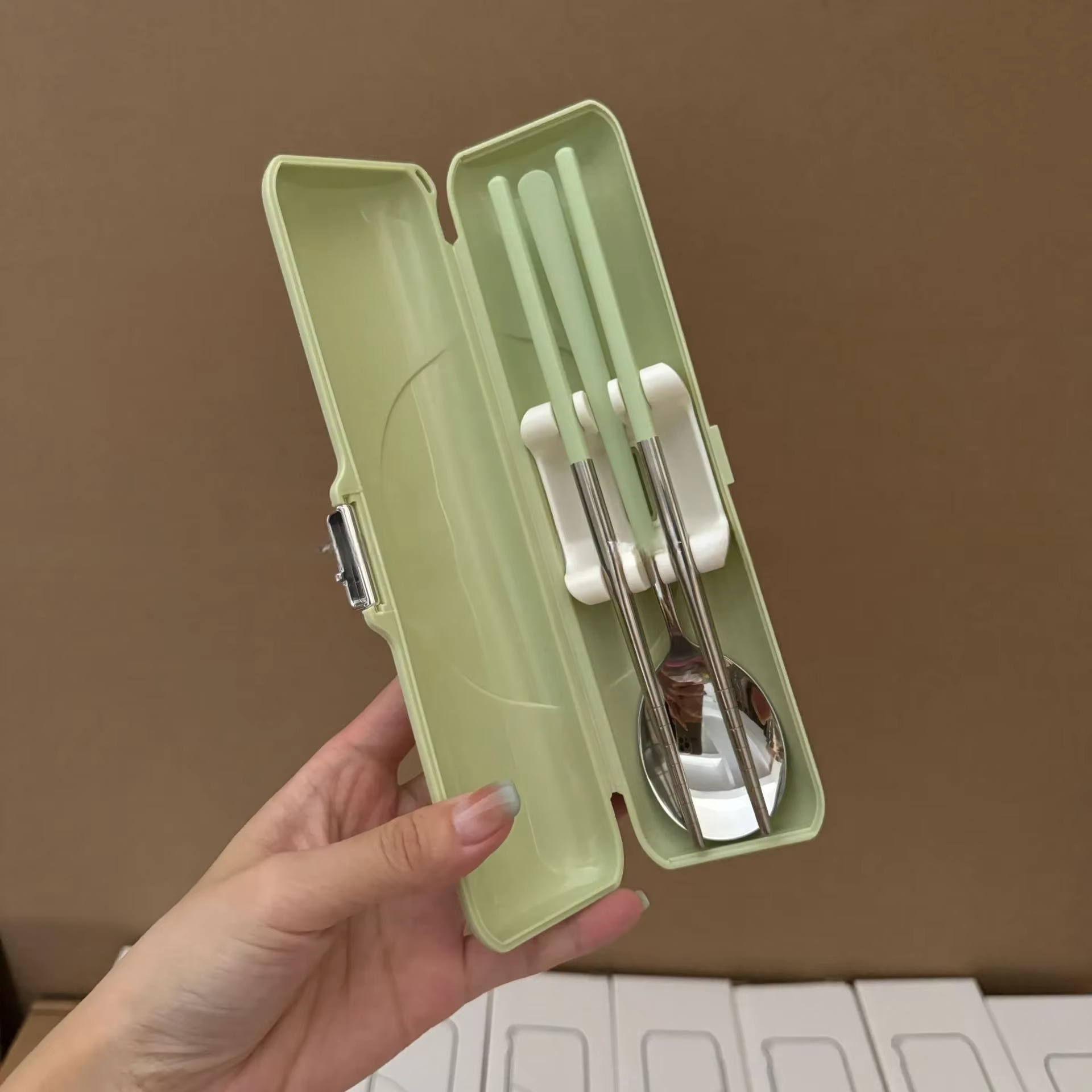 Ensemble de couverts en acier inoxydable 2 pièces avec boîte de rangement pour cuillères et baguettes