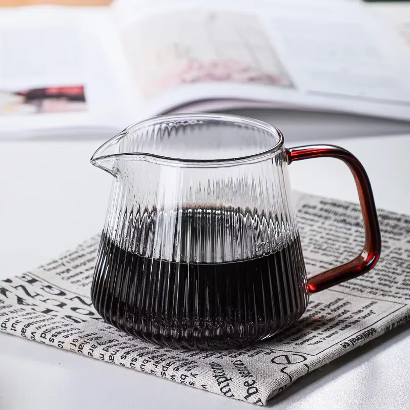 Cafetière élégante en verre à haute teneur en Borosilicate avec bec en V – pour le brassage verseur et les rituels de café à domicile