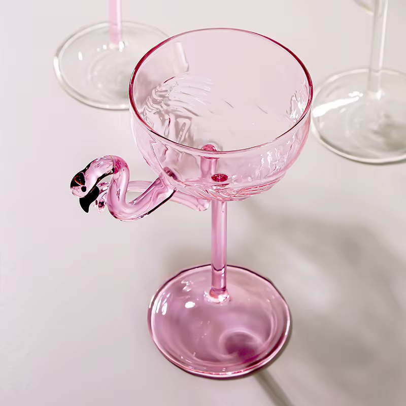 Verre à vin en forme de flamant rose