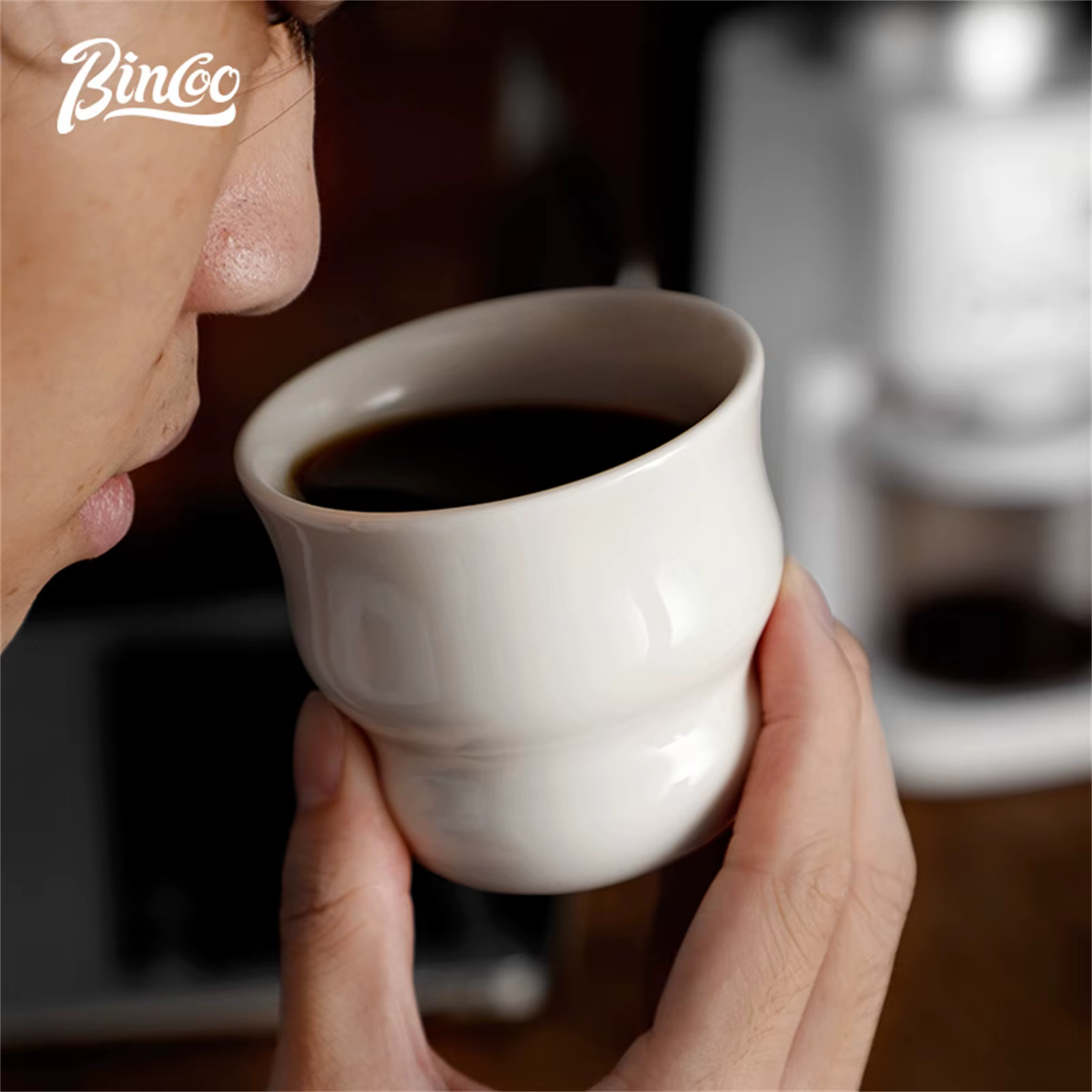 Tasse à café en céramique vintage