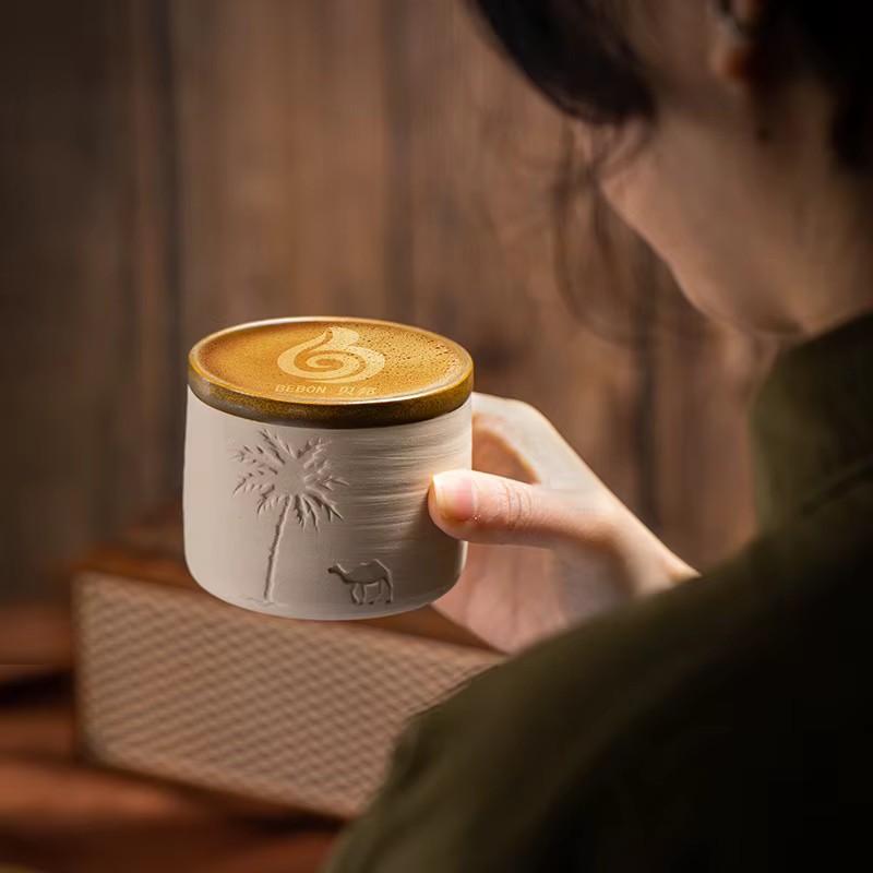Tasse à expresso en grès du Moyen-Orient
