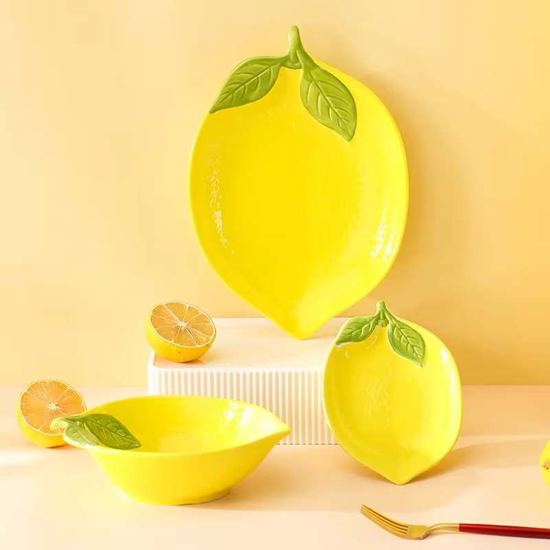 Assiette queplate en céramique en forme de citron de dessin animé