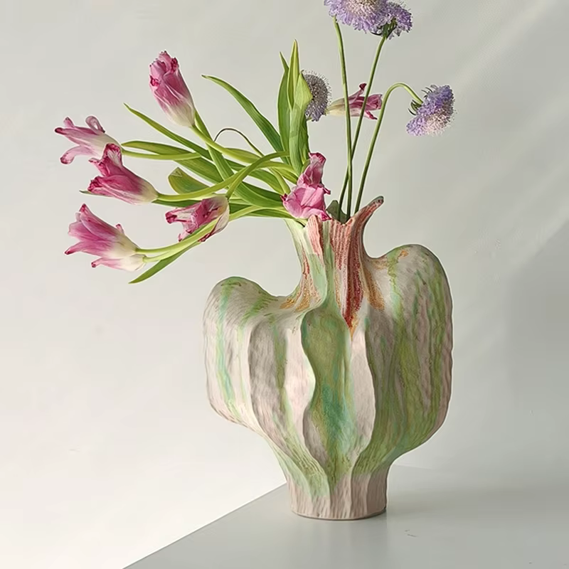 Vase en céramique abstrait fait main