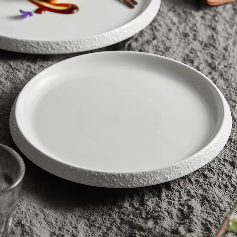 Assiette occidentale à steak de cuisine artistique en porcelaine blanche