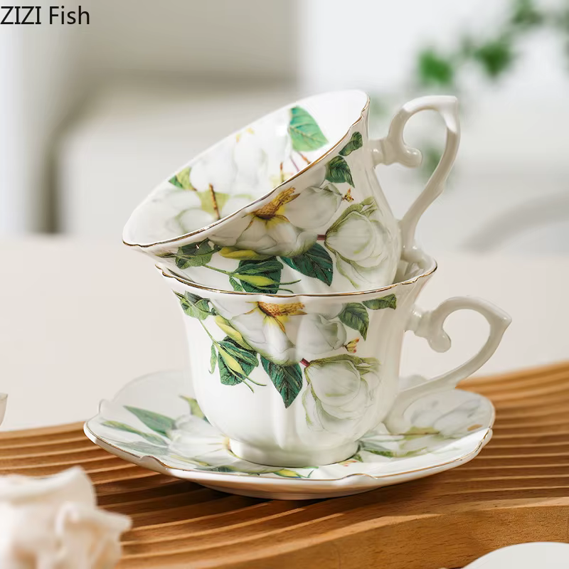 Tasses peintes camélia élégantes