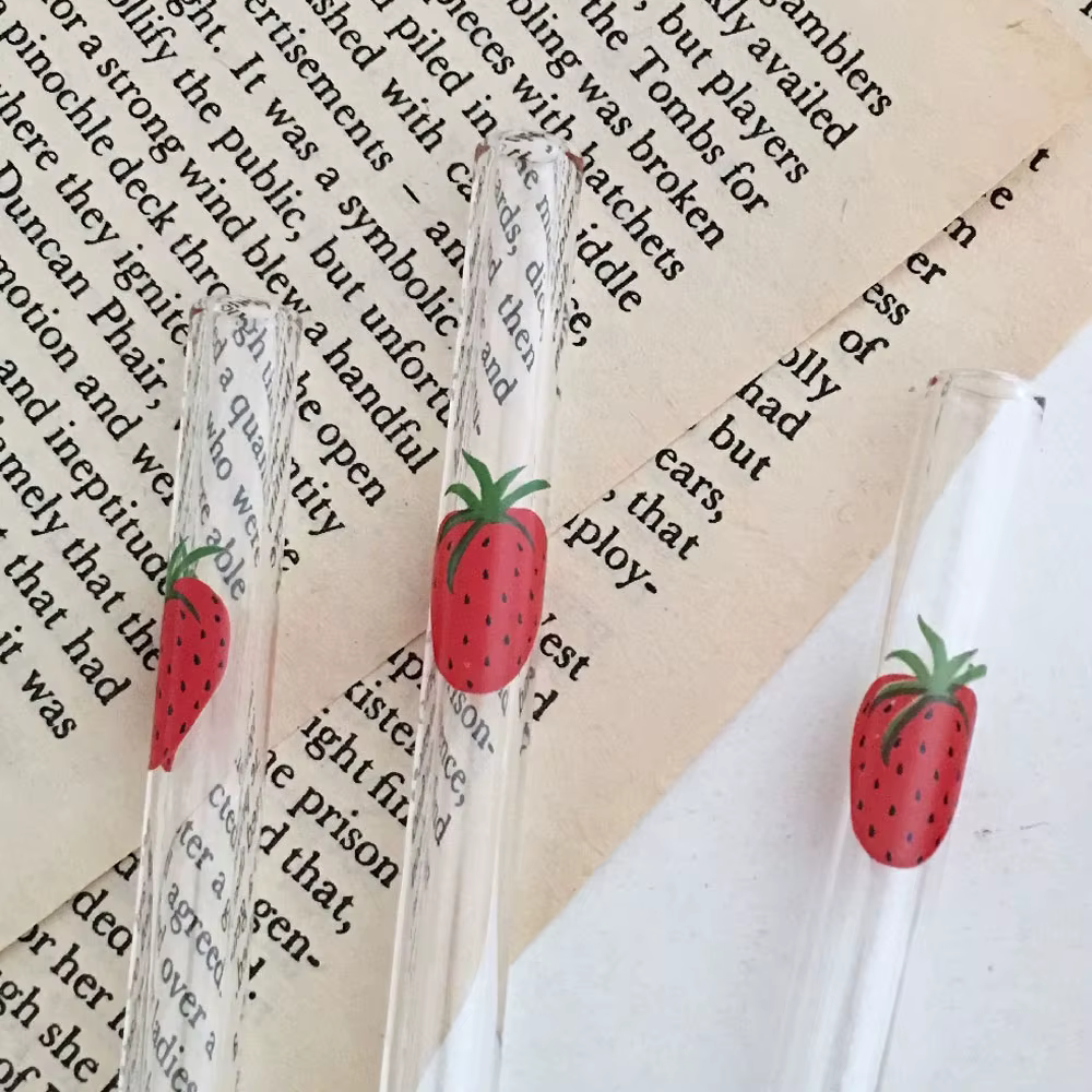 Tasse en verre mignonne à fraises de 300ml, avec paille, tasse d'eau transparente créative, lait d'étudiant, verre résistant à la chaleur Nana
