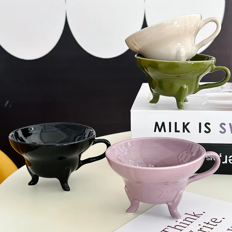 Tasse à café Tripodia en céramique exquise