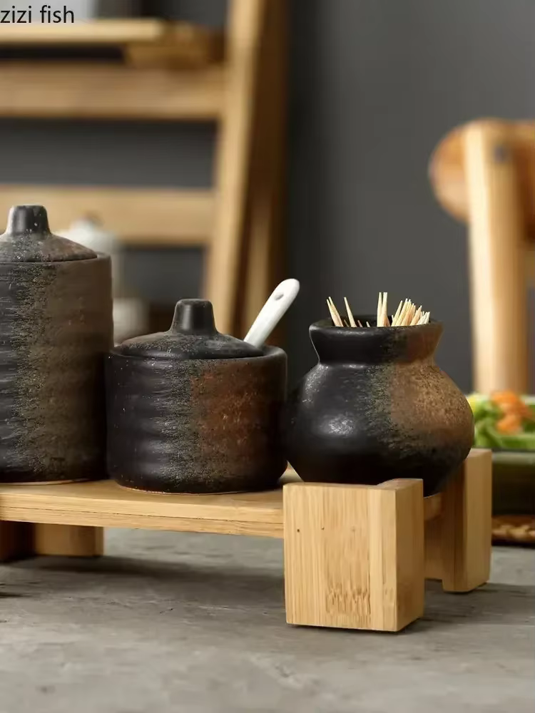 Pots d'assaisonnement en céramique rétro
