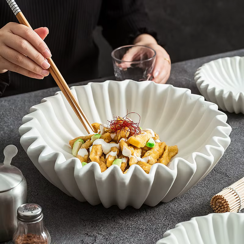 Assiette isolante en forme de feuille de lotus double couche en céramique blanche