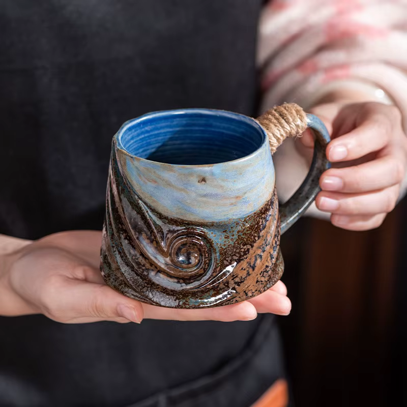 Tasse en céramique de ULde chanvre en spirale créative