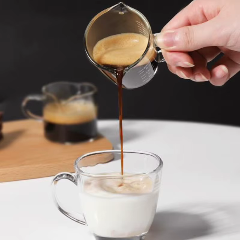 Verre doseur à expresso 70/75 ml avec double bec verseur