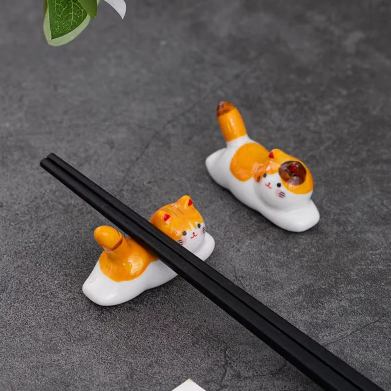 Porte-baguettes et ustensiles en céramique pour chat