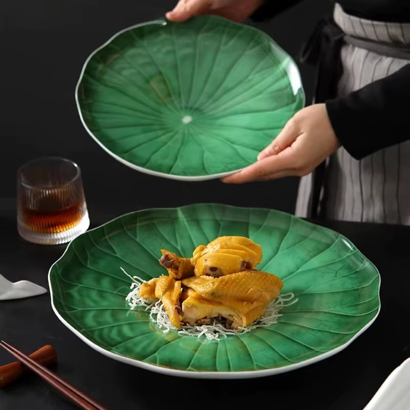 Assiette unique en forme de feuille de lotus verte