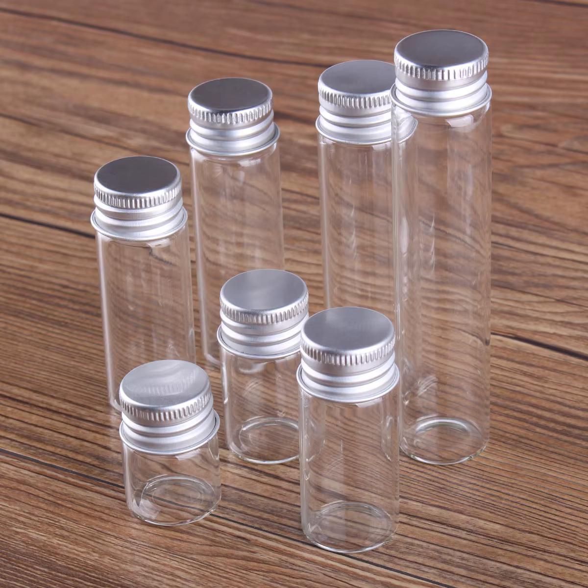 Bouteilles en verre avec couvercles en aluminium