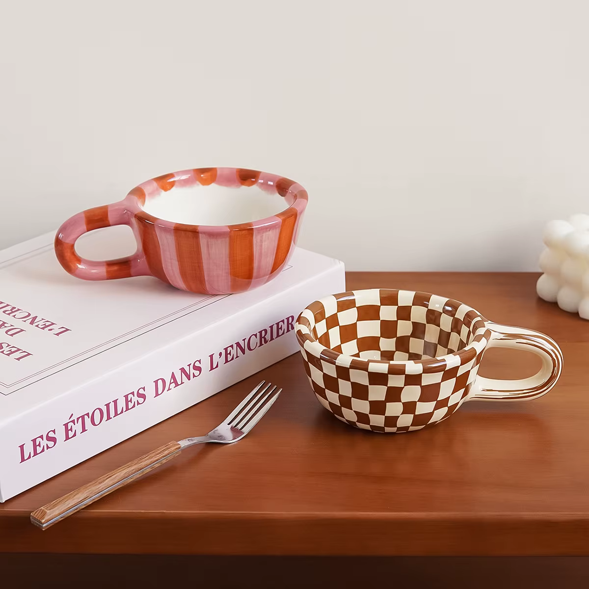 1 tasse en céramique rayée rose