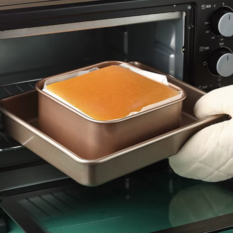 Moule à gâteau carré moelleux pour la famille