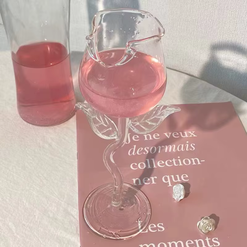 Verres à vin rouge en forme de rose