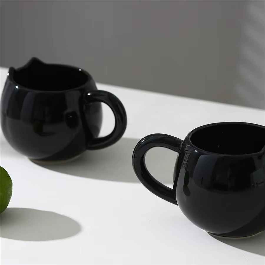 Tasse à café chaton noir