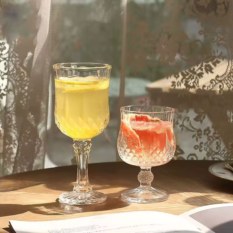 Verre à vin étranger, ustensiles à vin