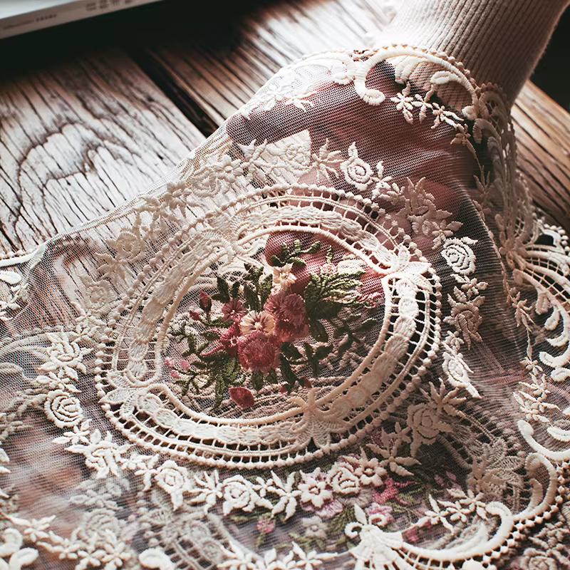 Napperon Vintage en dentelle brodé