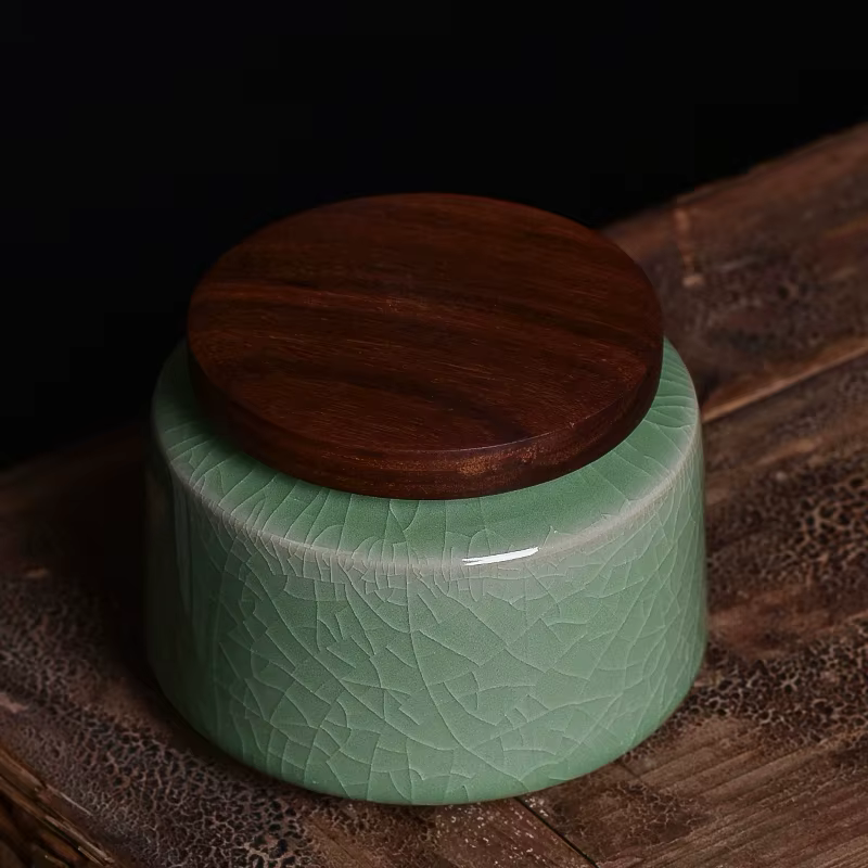Pot à thé en céramique exquis