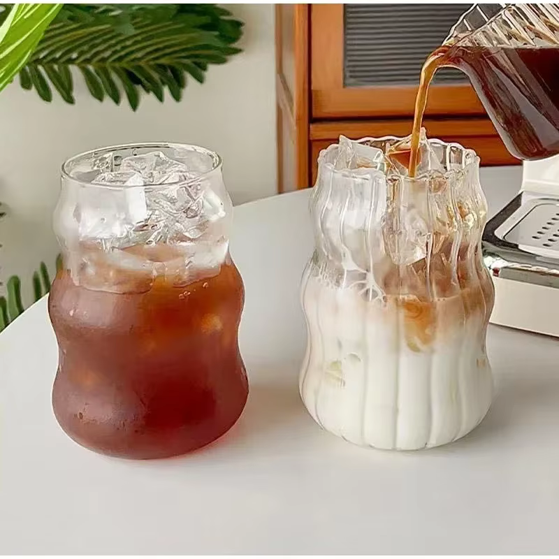 Verre transparent pour thé à bulles avec pailles