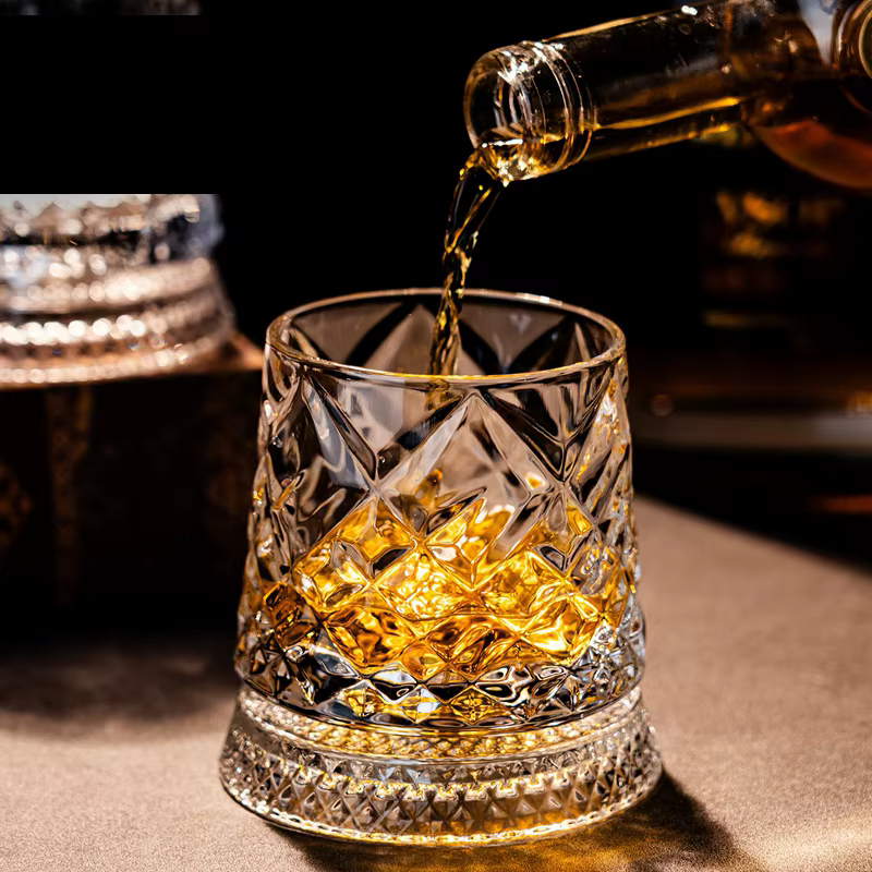 1 verre à whisky transparent