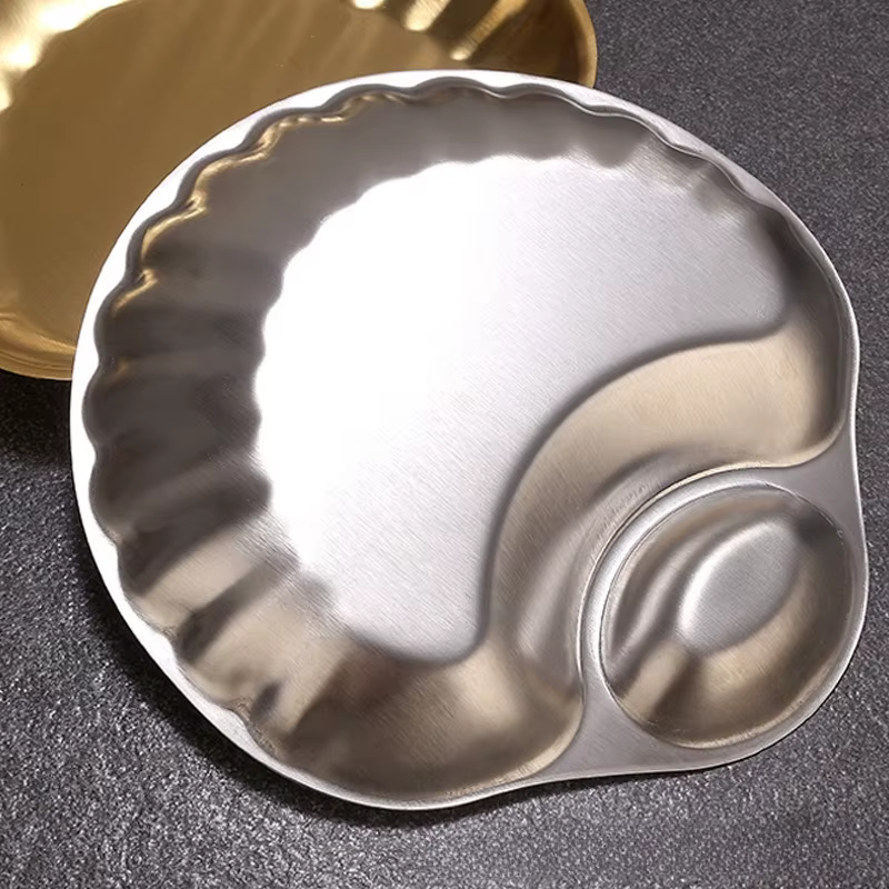 Assiette décorative en forme de coquille rétro française