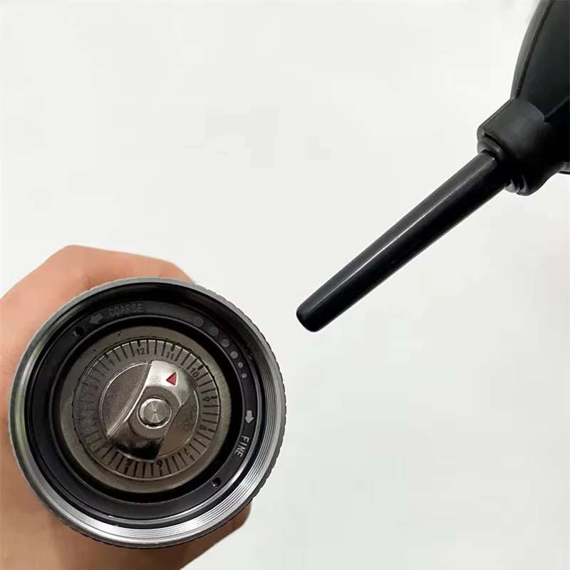 Outil de nettoyage de poudre de café