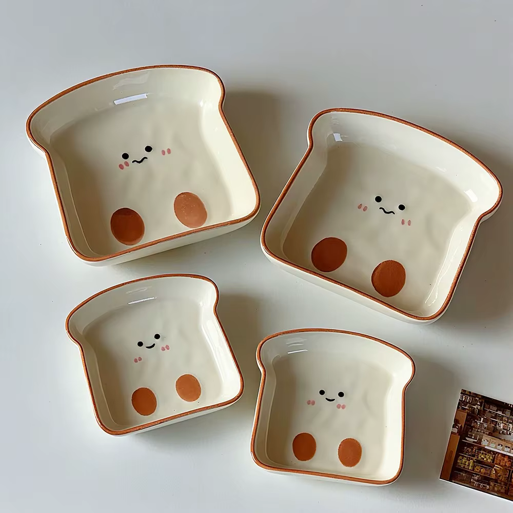 Assiette en céramique mignonne en forme de toast