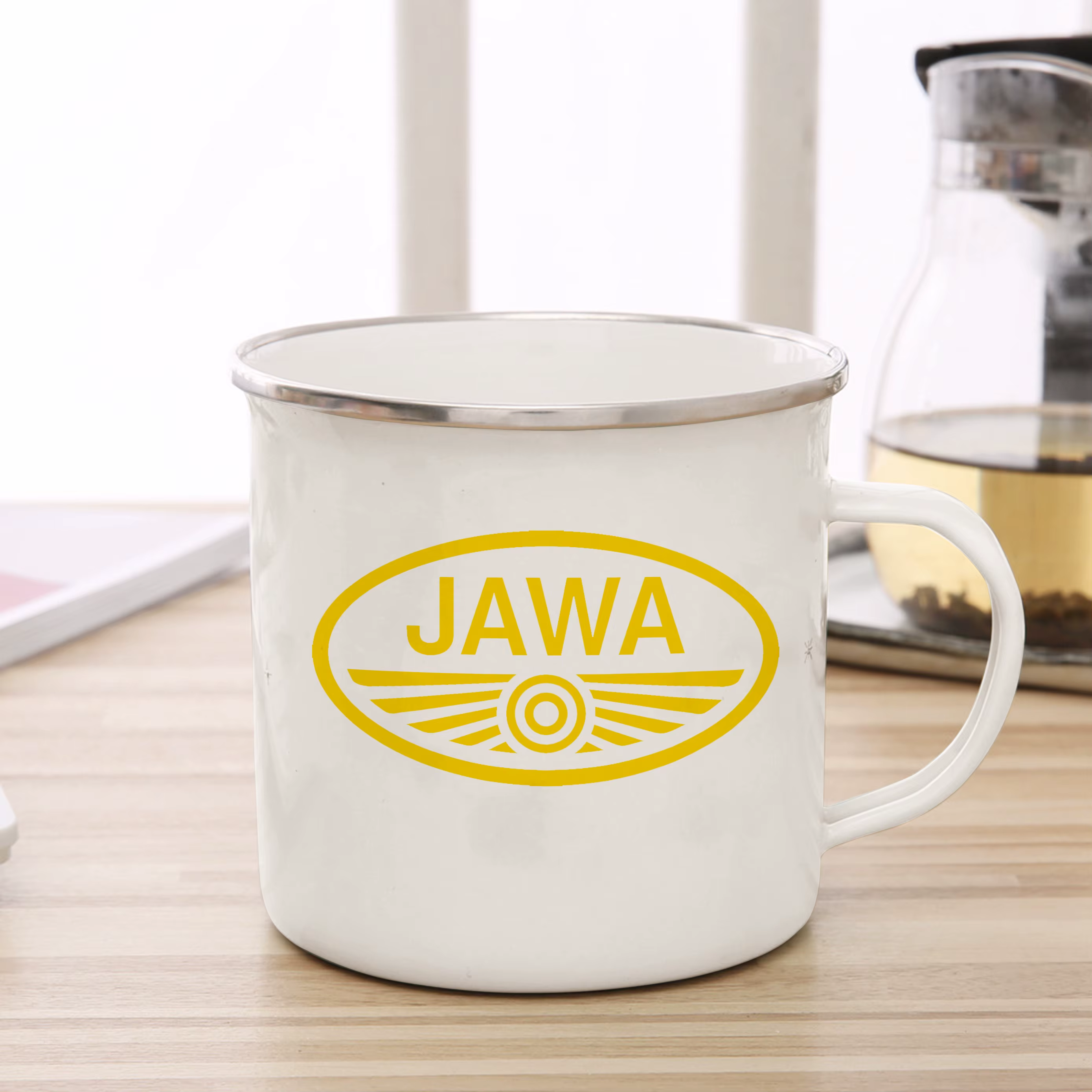 Une tasse JAWA moto marque de mode émail