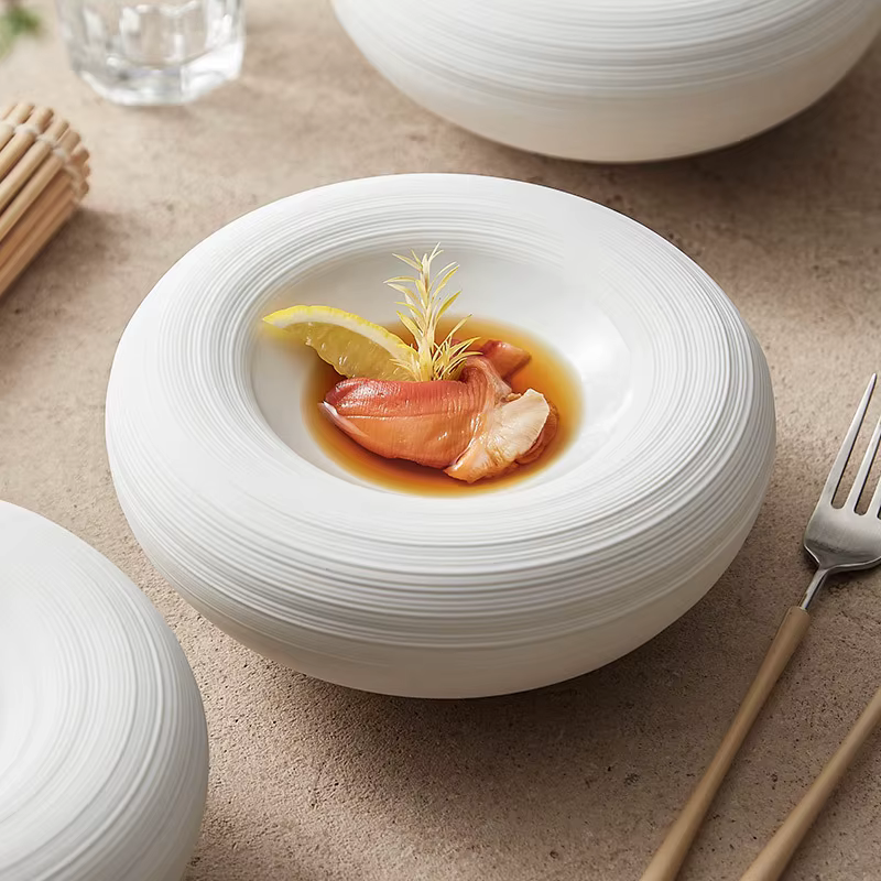 Assiettes doublées en céramique pour usage domestique