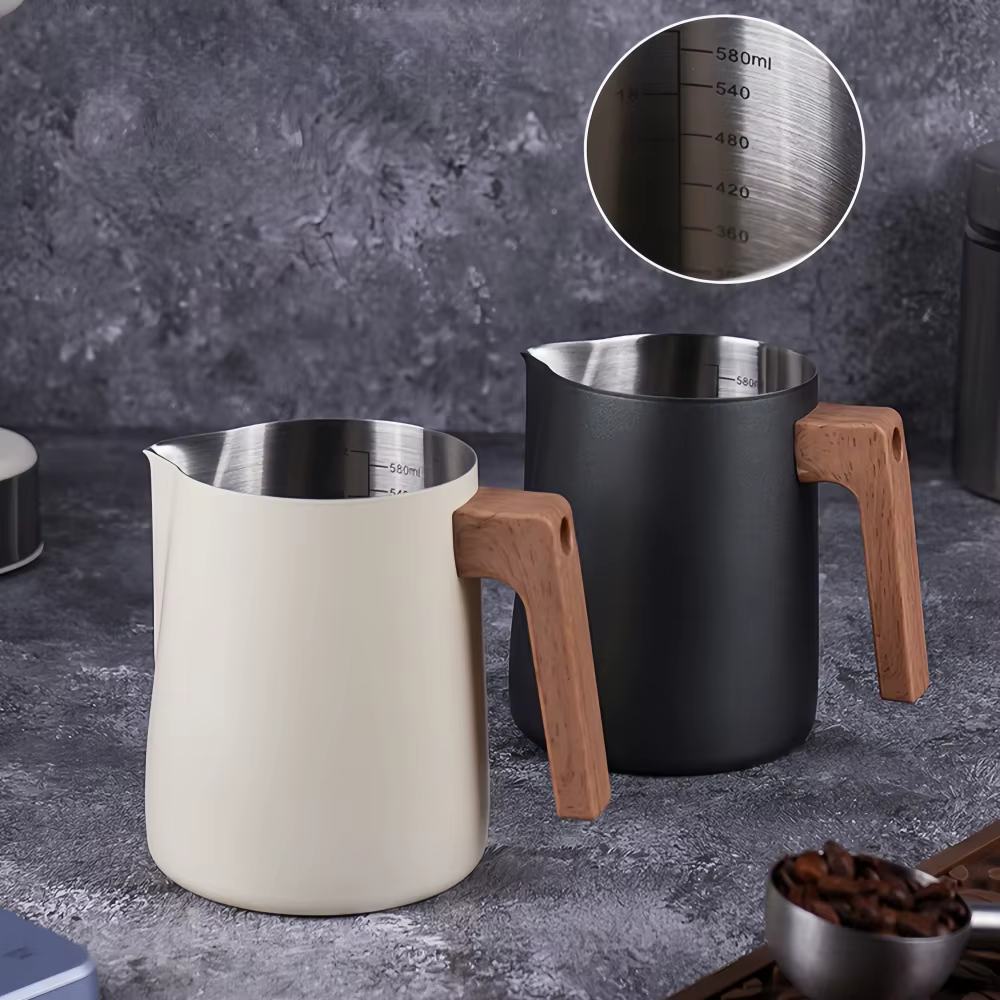 Pichet à mousse de lait et de café