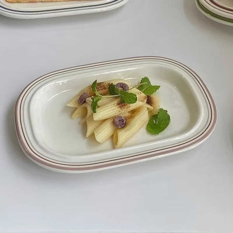 Assiette en céramique linéaire de style coréen pour dim sum