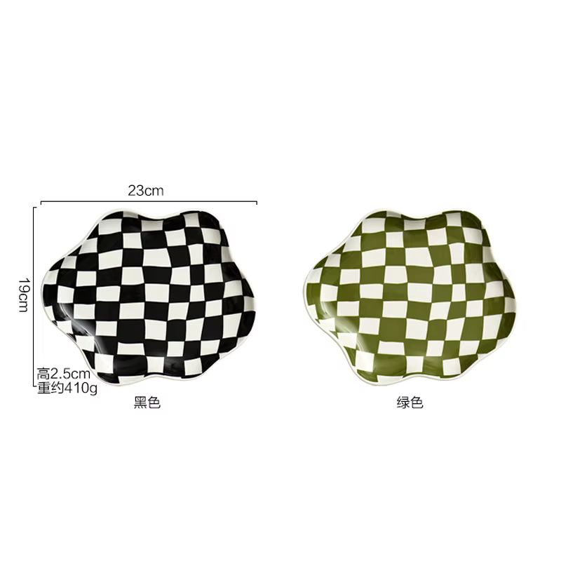 Assiettes et plats en céramique à carreaux irréguliers