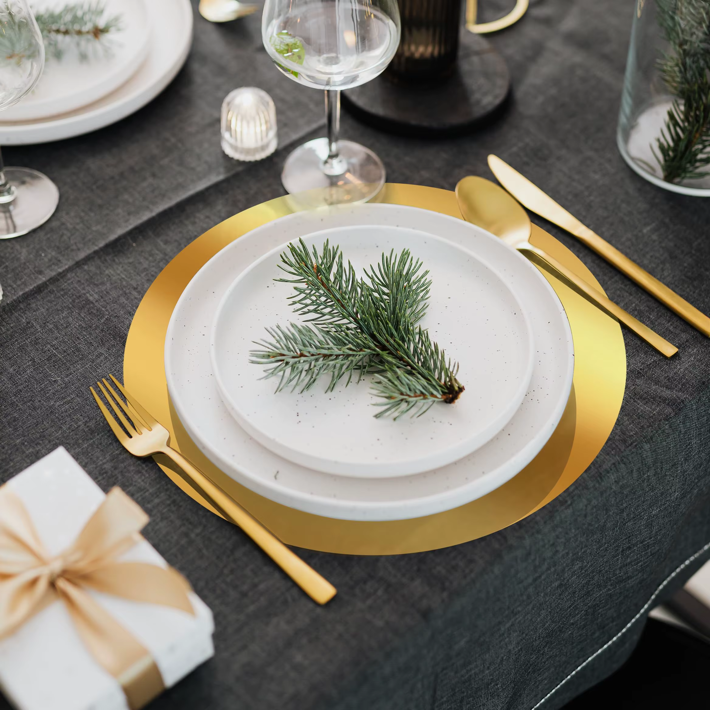 Napperons ronds en papier jetables de 13 pouces