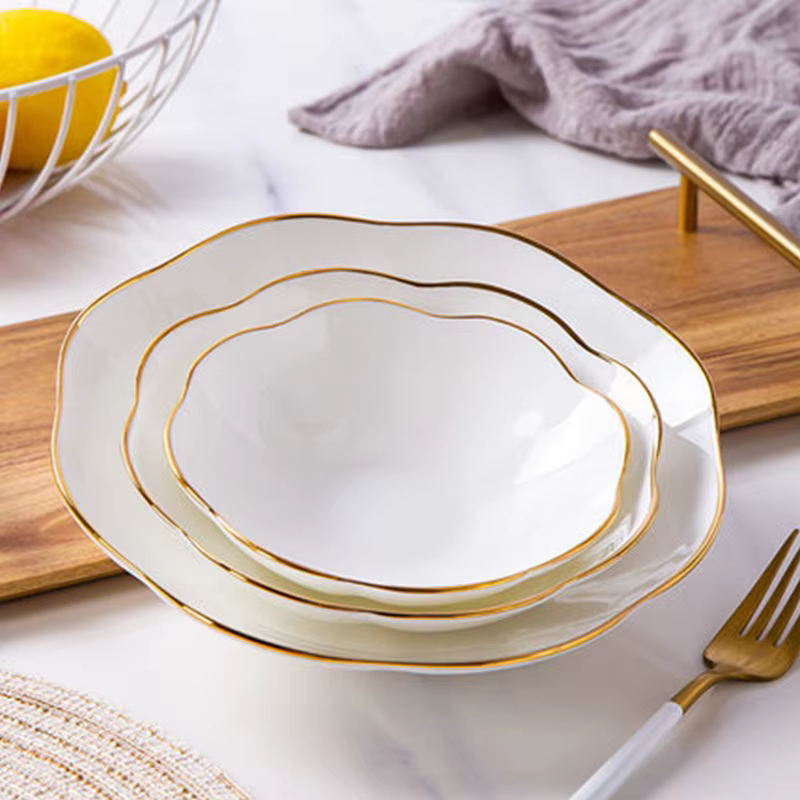 Assiettes en forme de fleur