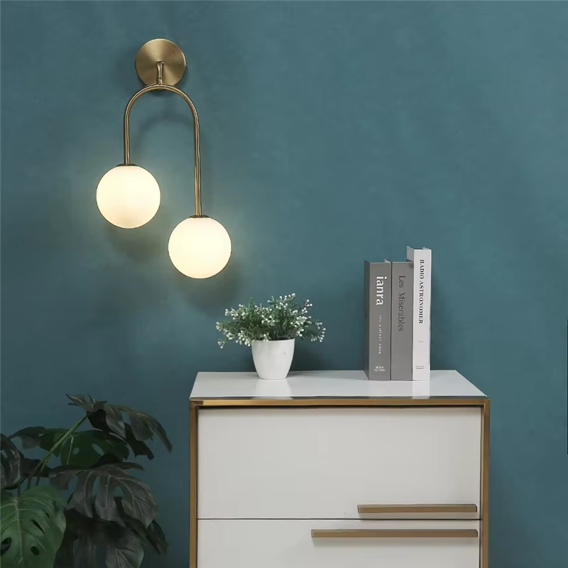 Applique murale boule de verre nordique, lampe de chevet de chambre à coucher, applique murale de fond de salon, éclairage intérieur LED avec ampoules boule blanche G9
