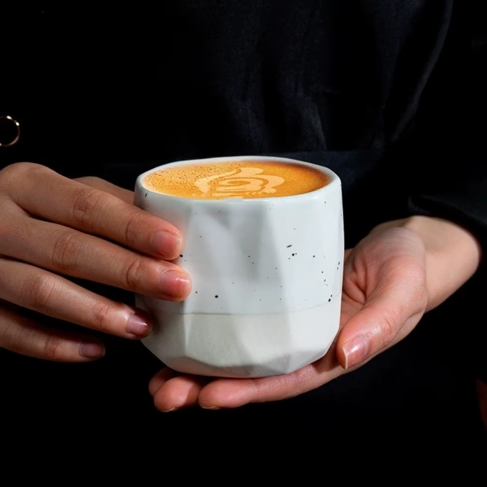 Tasse à café vintage en céramique
