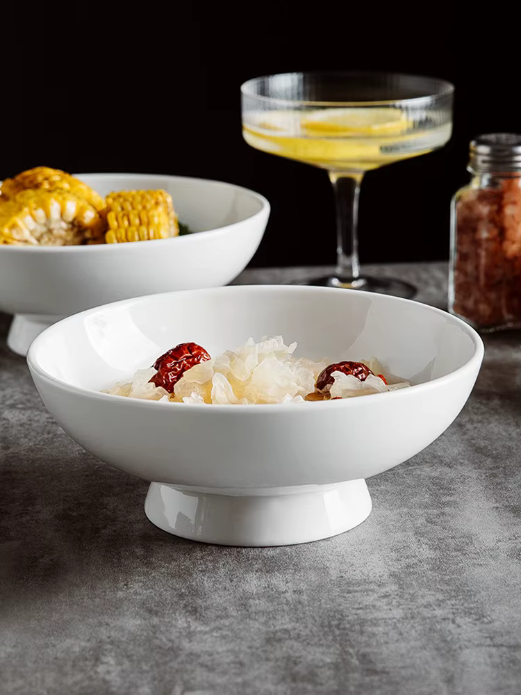 Assiette à gâteau aux fruits en céramique blanche pure